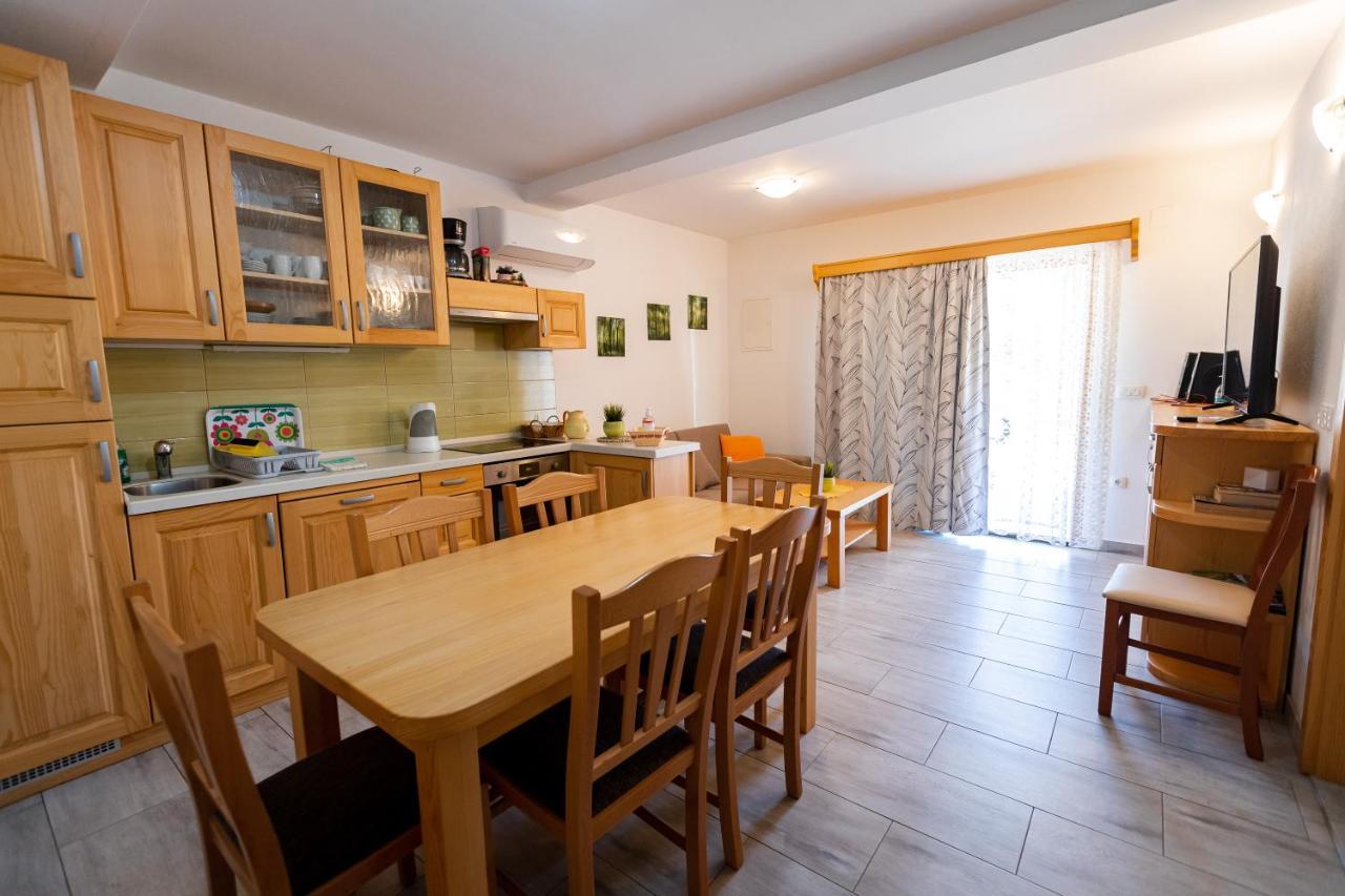 Lahinja & Kolpa River Apartments メトリカ エクステリア 写真